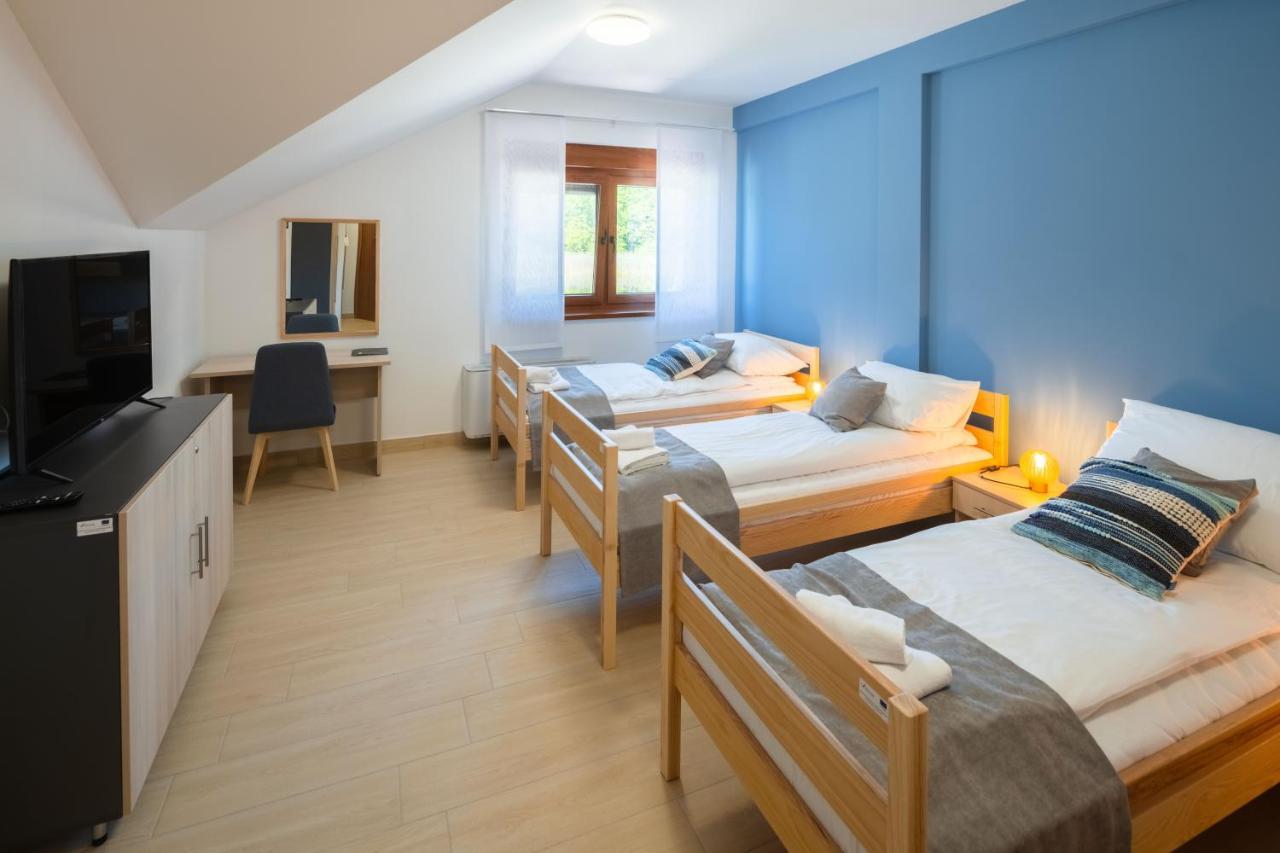 Otocki Virovi Hostel Otok  Kültér fotó